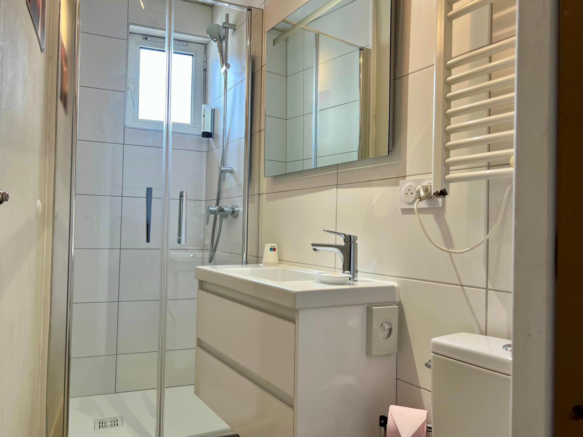 Logis Hotel Des Causses Мийо Экстерьер фото